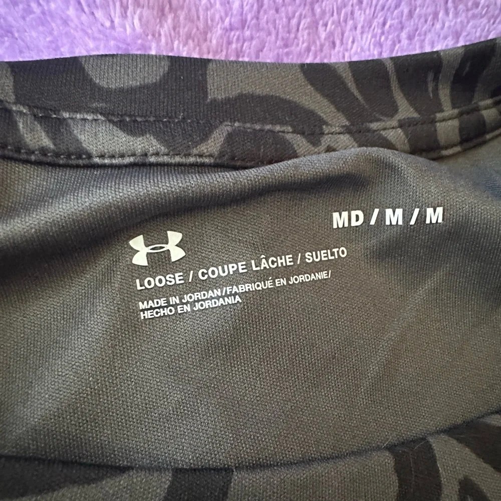 Under Armour Women's Black and Dark Gray Animal Print Short Sleeve Tee - Picture 4 of 8